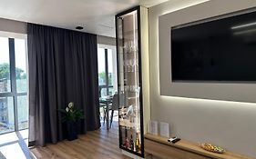 luxury Apartmens na Duhnovicha , напроти Аквапарка Карпатія